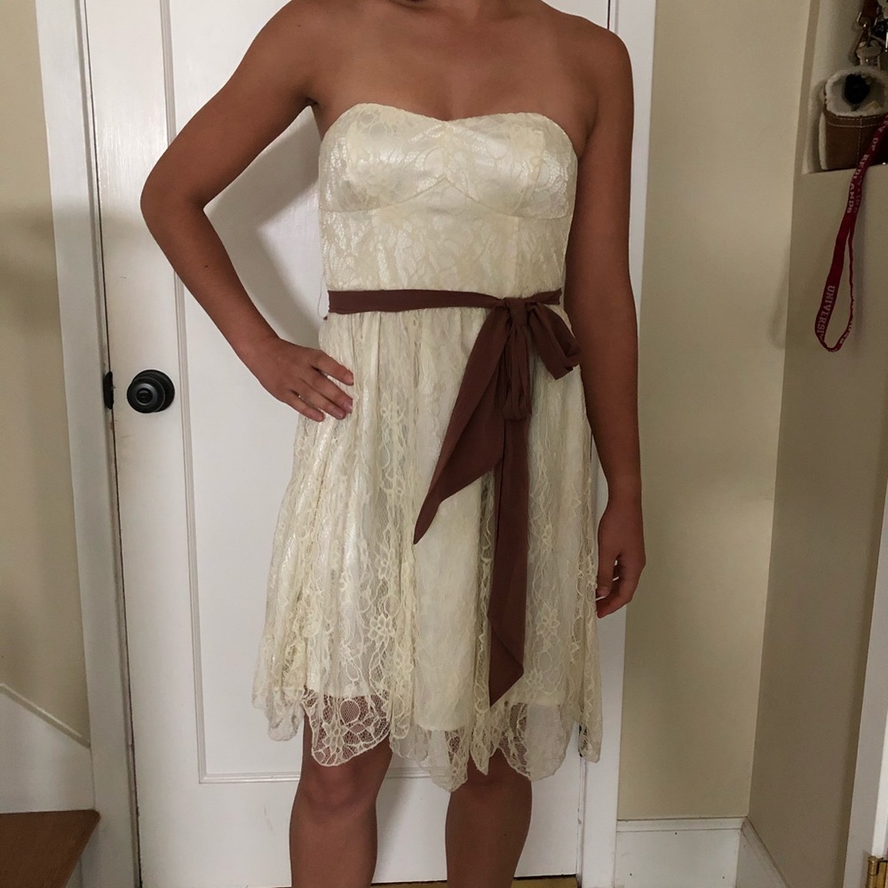 White lacy strapless dress